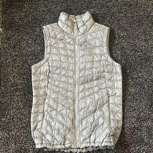 Grey North Face Woman’s  Vest. New condition only worn once